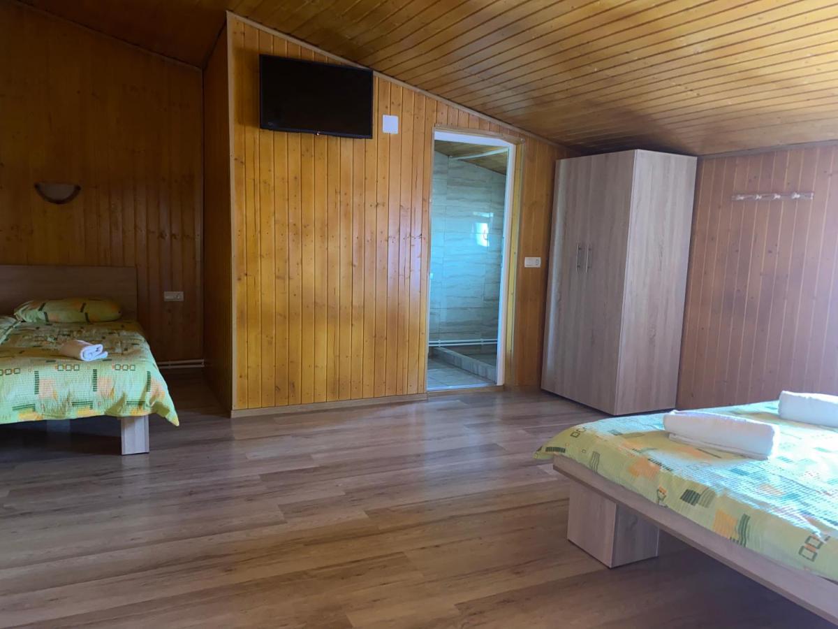 Casa Blendea Daniela Hotel คือร์ตีโชอารา ภายนอก รูปภาพ