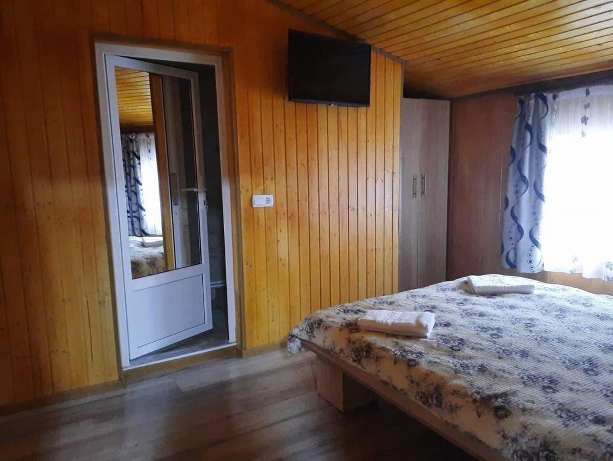 Casa Blendea Daniela Hotel คือร์ตีโชอารา ภายนอก รูปภาพ