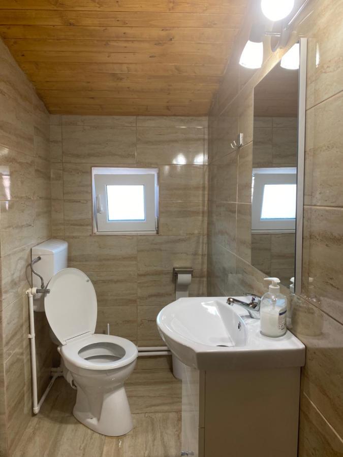 Casa Blendea Daniela Hotel คือร์ตีโชอารา ภายนอก รูปภาพ
